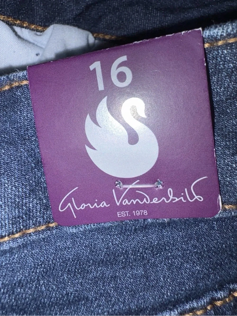 Gloria Vanderbilt Dark Blue Denim Capri Pants Shorts Cluffed Hem Size 16 NWT - Picture 5 of 7